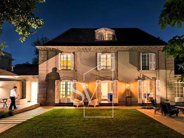 Estilo francés, espectacular casa en pleno Barrio el Golf
