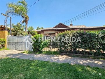 Se vende casa con 382m2 de terreno y 190m2 de const en Macul