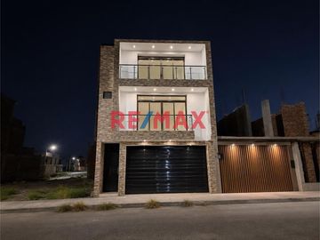 Venta De Casa Urb. Altos Del Valle Centenario