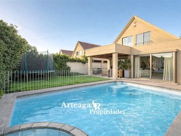 Casa En Venta, El Umbral De Chicureo, Con Piscina