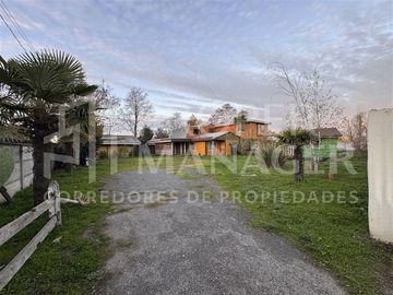 Casa 5D-2B con Piscina y Quincho Km 9 Camino a Las Mariposas