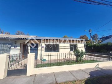 Casa en arriendo de 2 dorm. 1 Baño Centro de Peñaflor .