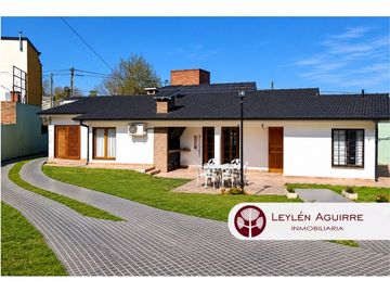 En B°Miguel Muñoz, casa más dos depatamentos de un...