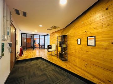 7 privados, sala de reuniones, 4 baños, 1 estac, Santiago