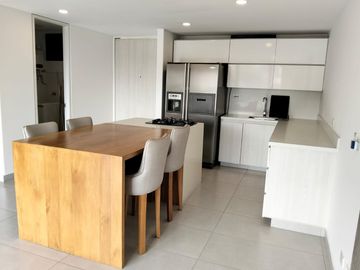 apartamento en arriendo en cumbres. Cod A28354