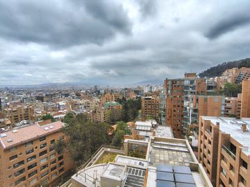 apartamento en venta en los rosales. Cod V121133530