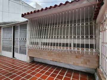 casa en venta en quinta bosch. Cod V5547