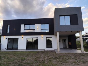 VENTA CASA A ESTRENAR APTO CREDITO 3 DORMITORIOS BARRIO...
