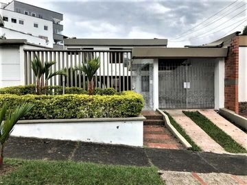 comercial (casa para comercio) en arriendo en alamos....