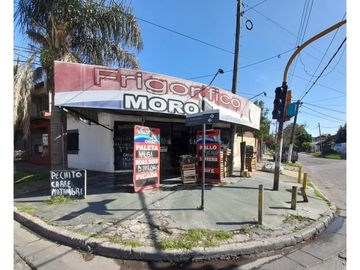 CASA Y LOCAL AMPLIO. EXCELENTE VISTA COMERCIAL