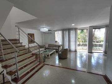 casa en venta en ciudad jardín. Cod V7153