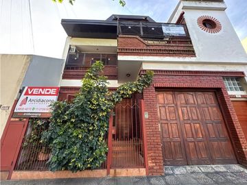 VENTA PH TIPO CASA 5 AMB C/COCHERA. BARROS PAZOS 6300,...