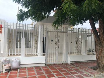 Venta de casa con 2 apartamentos San José en Santa Marta-07