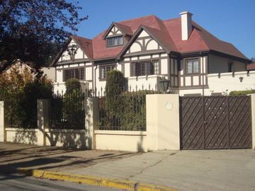 Venta casa 7 dorm, mansarda, gran jardín, Miraflores, Viña