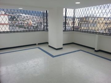 Arriendo Oficina 250 m². Excelente Vista