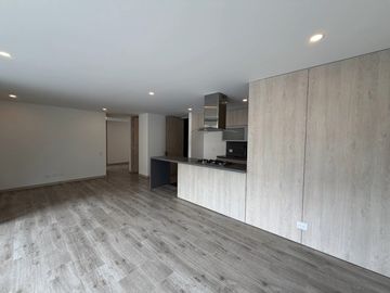 apartamento en venta en el poblado. Cod V121133407