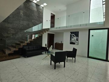 VENTA DE CASA NUEVA CANTERAS DE SAN JAVIER
