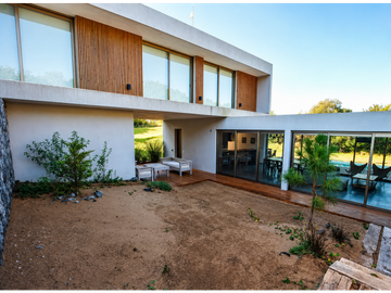 Casa en alquiler en Costa Esmeralda, Buenos Aires -...