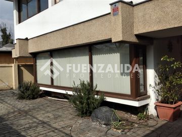 Venta, Gran Chalet, Providencia, Campus Oriente