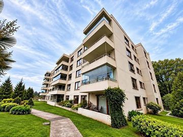 Depa en Condominio en sector Residencial con Áreas Verdes