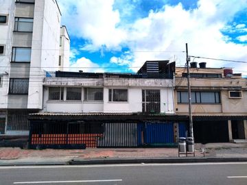 Casa en venta en San Luis-Teusaquillo, Bogotá · 437 m²