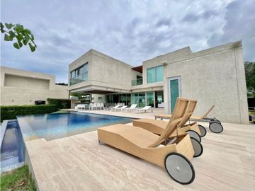 EN VENTA casa de playa AMOBLADA en Aguamarina Beach...