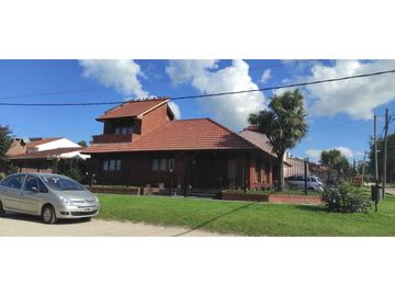 Chalet en venta 4 ambientes Colinas de Peralta Ramos