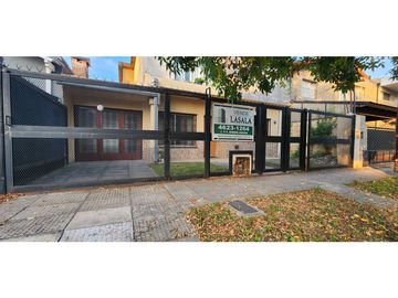 Casa 6 Ambientes ideal 2 familias - Ituzaingó Norte