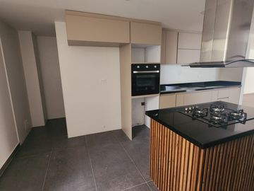 Se Vende Hermoso Apartamento Remodelado  De 124 M2 De...