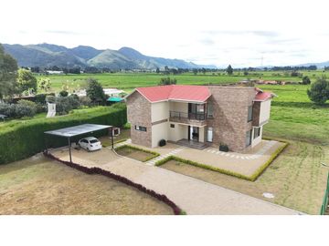 Arriendo o Vendo casa para estrenar en parcelas de Cota