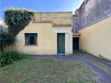 Casa  de 3 ambientes en venta, Ituzaingó Sur.