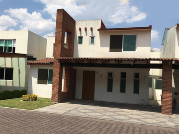 ***Casa en Renta en Metepec