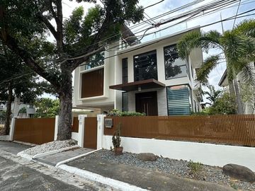 Move-In Ready Luxury Home in Prestigious Hillsborough...