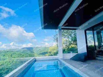 5 Bedroom House and lot for sale inside Tagaytay...