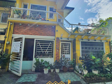 FOR SALE: Resale House and lot with 4 bedrooms  in...