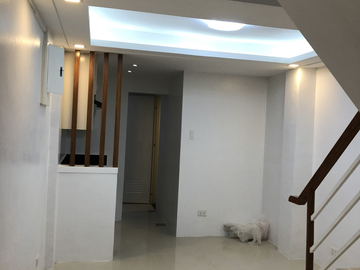 2 Storey Apartment with Semi-furnished 2 br in Polagon...