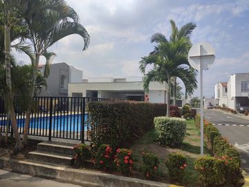 Vendo Casa Hermosa En Ciudad Country, Conjunto...