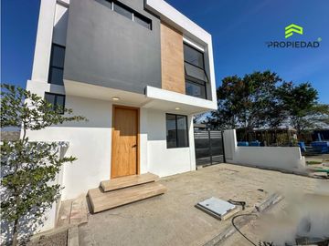 Casas en Urb El Bosque, Manta: seguridad - tranquilidad...