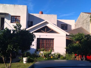 Casa en venta de 4 dormitorios c/ cochera en La Chacarita