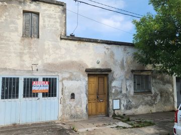 Vendo Casa 2 dormitorios a refaccionar con financiación...