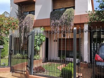 APTA CREDITO HIPOTECARIO BCARIO.-CASA en BELLA VISTA 4...