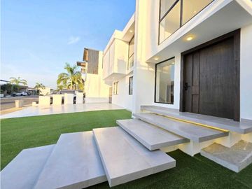 Vendo casa, Marina Blue, Sur de Manta, 3 dormitorios con...