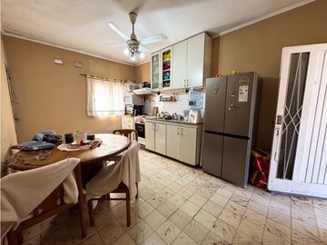 Venta de casa en calle Don Bosco y Circunvalación.