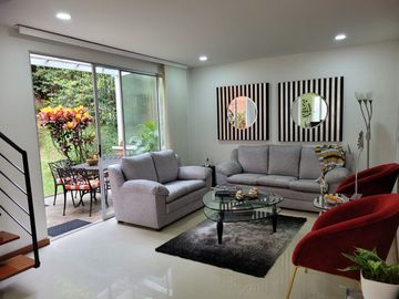 Casa en Venta en Envigado, Loma Benedictinos -PARTNER-