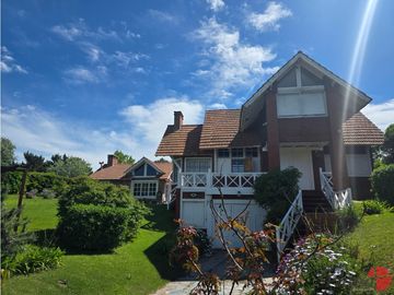 Casa en Venta - A metros del Mar - Calidad de Construcción