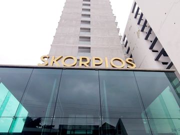 En venta departamento de lujo edificio Skorpios Manta...