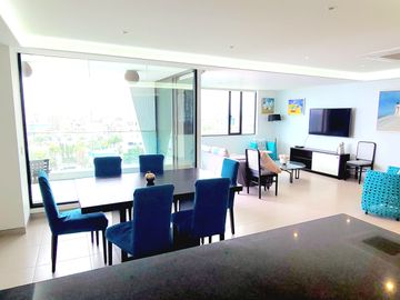 En venta departamento amoblado con vista al mar edf....