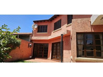 CASA · VENTA · BARRIO PARQUE · 3 DORMITORIOS · PILETA ·...