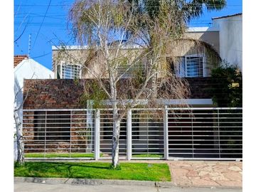 Casa 5 Ambientes-San Carlos