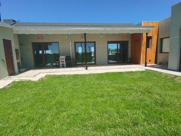 Casa en venta - 3 Dormitorios 2 Baños - 600Mts2 - Mar...